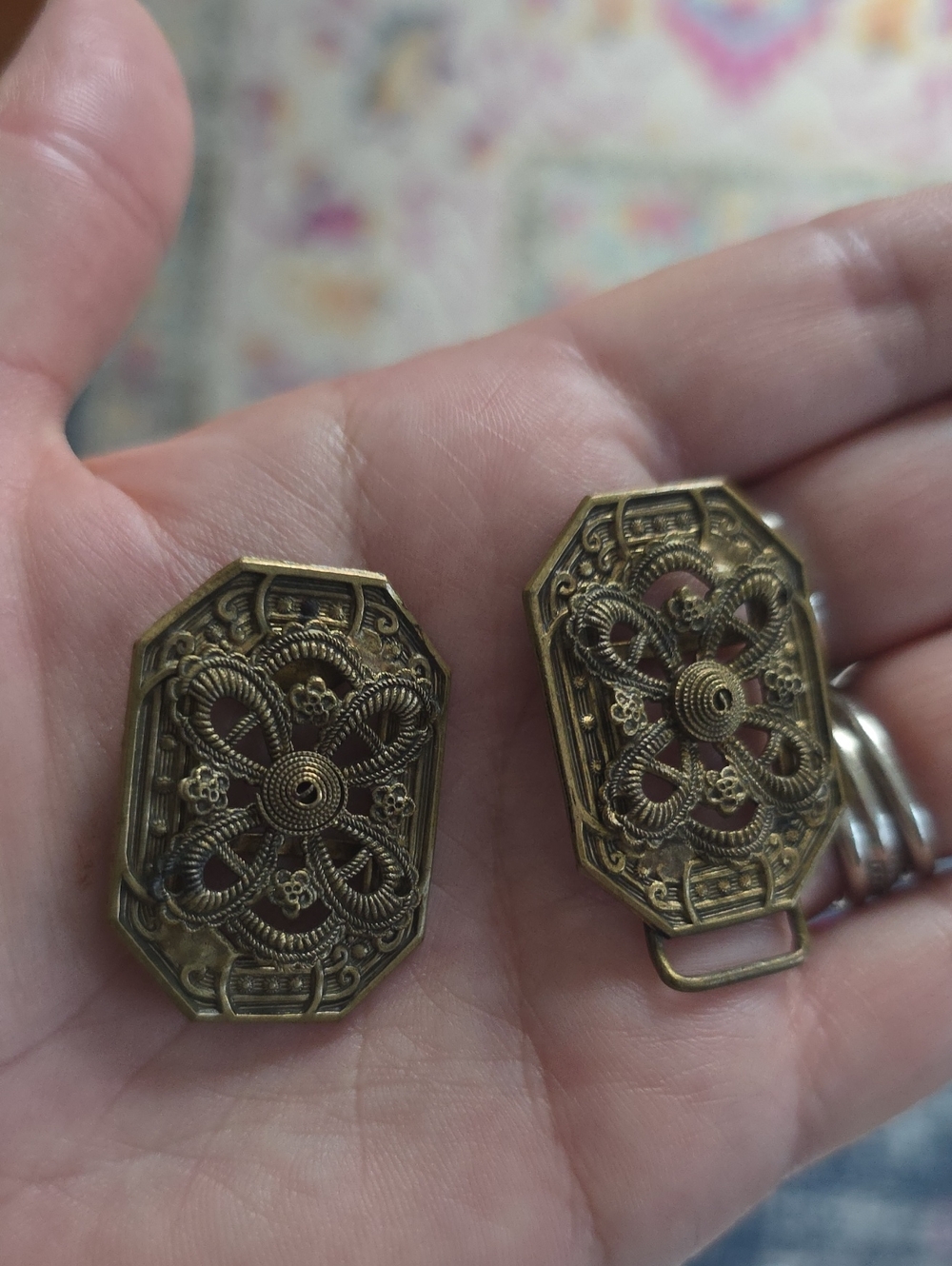 Vintage-Style Brass Filigree Neckles Fastiner